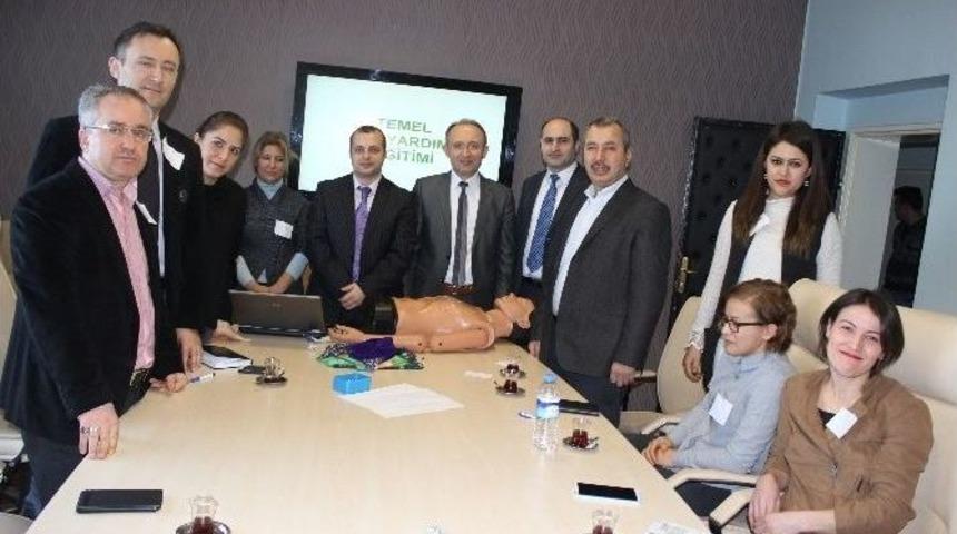 Sağlık M&uuml;d&uuml;rl&uuml;ğ&uuml; Personellerine İlk Yardım Eğitimi Veriliyor