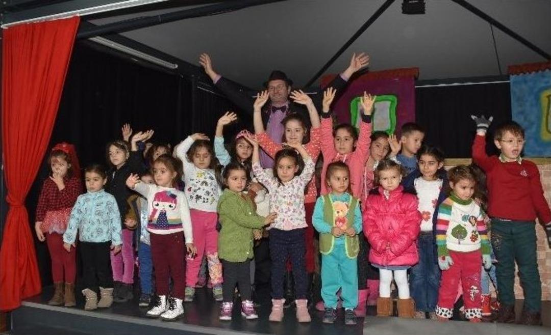 Tatilin Tadını &Ccedil;ocuklar &Ccedil;ıkarıyor