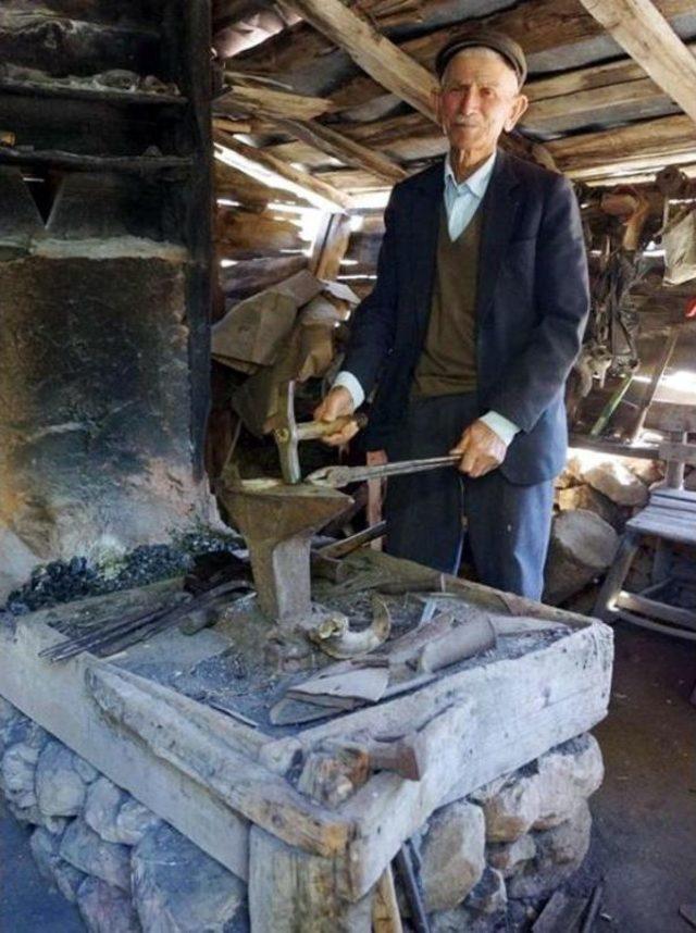 'gardıç Bıçağı'nın Son 2 Ustası