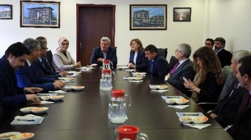 Başkan Karaosmanoğlu, Fatma Şahin&rsquo;i Konuk Etti