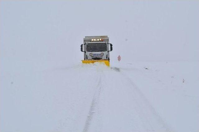 Bünyan’da Karla Mücadele Çalışmaları Aralıksız Sürüyor