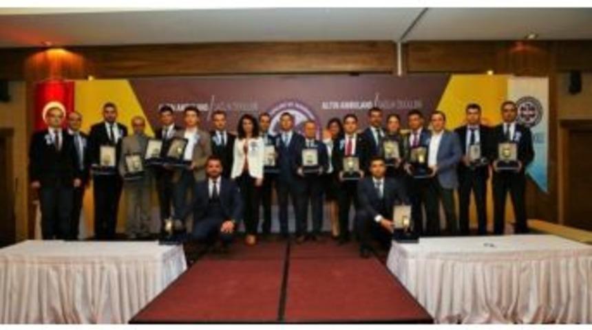 Altın Ambulans Sağlık &Ouml;d&uuml;lleri Oylamaları S&uuml;r&uuml;yor