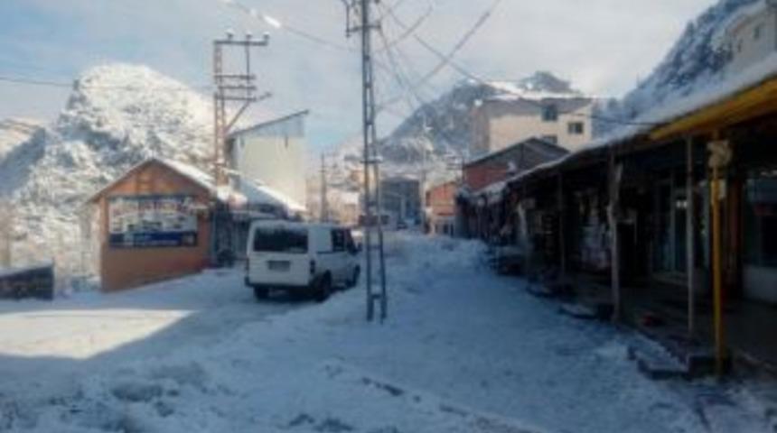 Sınırda Kar Yağışı