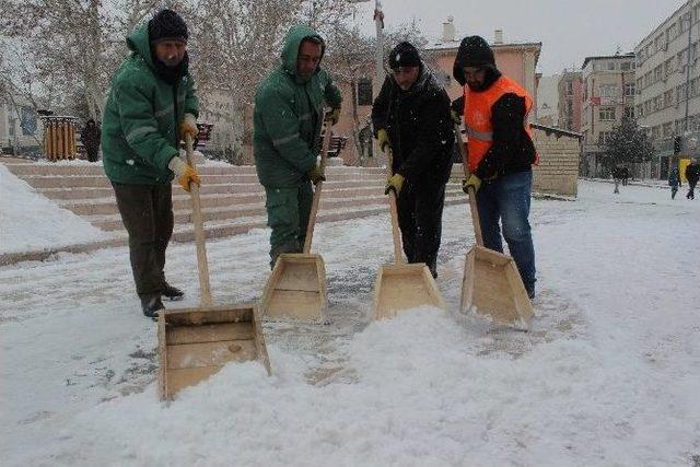 Elazığ’da Kar Yağışı Etkisini Göstermeye Başladı