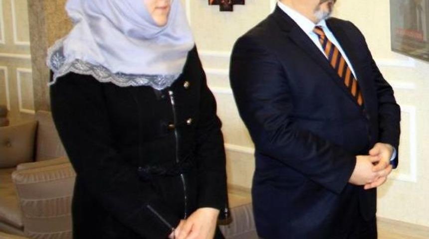 Diyarbakır'da Suriyeli Genç Kıza Protez Göz Takıldı