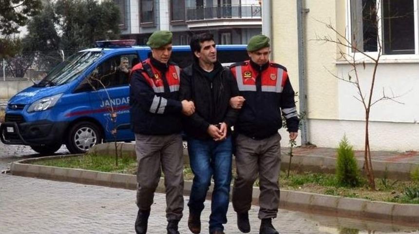 Aranan Ter&ouml;rist Kendisine Yardım Eden 4 Kişiyle Birlikte Yakalandı