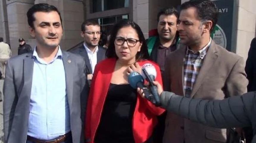 Adliyede G&ouml;zaltına Alınan Chp Pm &Uuml;yesi Avukut Sera Kadıgil Emniyete G&ouml;t&uuml;r&uuml;ld&uuml;