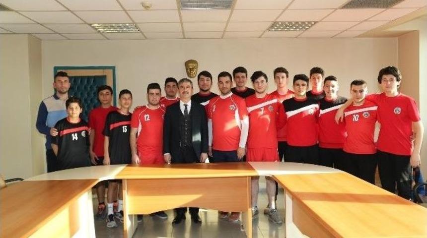 Gen&ccedil;ler İstedi Başkan Şirin Yaptı