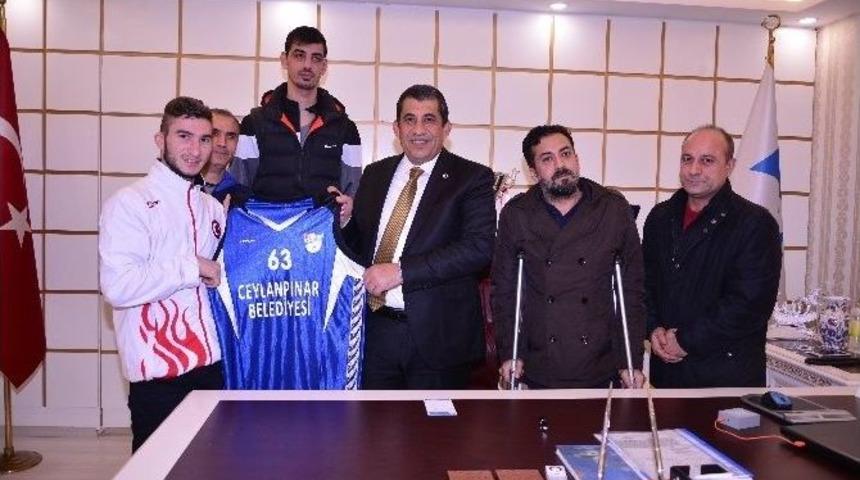 Bedensel Engelli Basketbolcular Başkan Atilla&rsquo;yı Ziyaret Ettiler