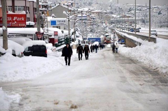 Trabzon’Da Kar Yağışı Hayatı Olumsuz Etkiledi