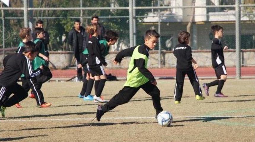 Beşiktaş S&ouml;mestr Dostluk Turnuvası Başladı