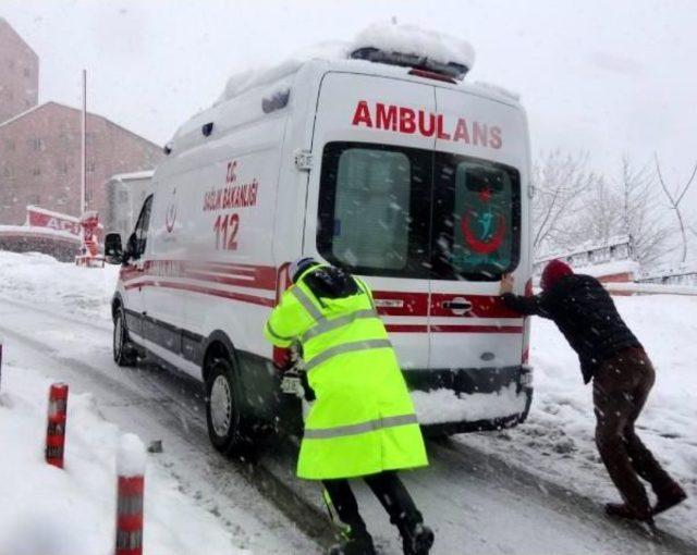 Rize'de 348 Köy Yolu Kardan Kapalı (2)