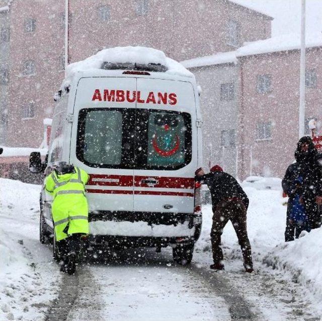 Rize'de 348 Köy Yolu Kardan Kapalı (2)