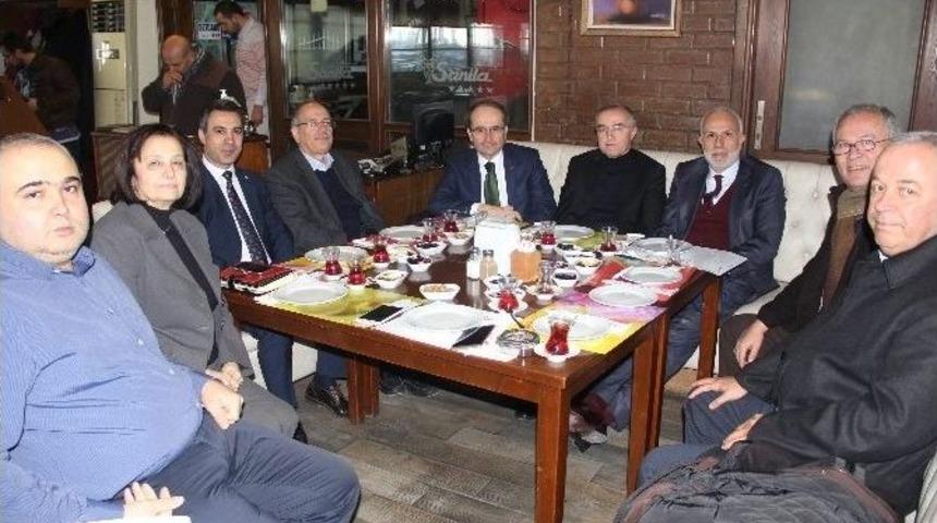 Ak Parti Konak&rsquo;tan Referandum Toplantısı
