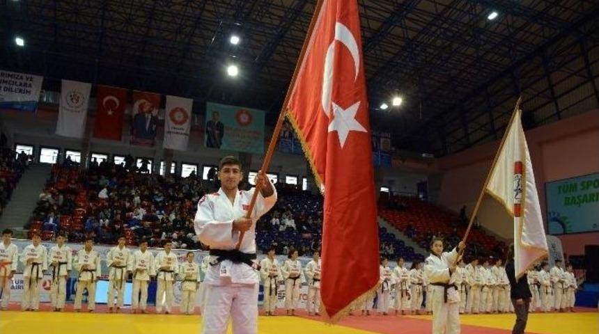 Manisa&rsquo;nın Milli Sporcularından Bir Başarı Daha