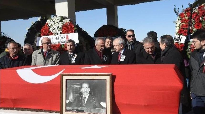 Chp Genel Başkanı Kılı&ccedil;daroğlu, H&uuml;seyin &Ouml;zt&uuml;rk&rsquo;&uuml;n Cenazesine Omuz Verdi
