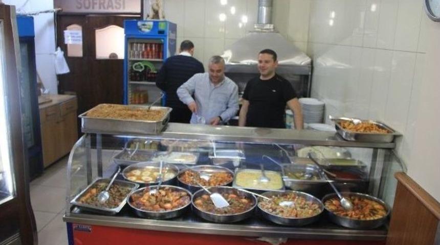 İddiayı Kaybeden Lokantacı, Fenerbah&ccedil;e Yenildiği İ&ccedil;in Fıstıklı Helva Ve Kayseri Mantısı Dağıtacak