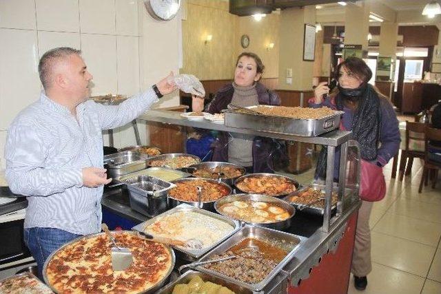 İddiayı Kaybeden Lokantacı, Fenerbahçe Yenildiği İçin Fıstıklı Helva Ve Kayseri Mantısı Dağıtacak