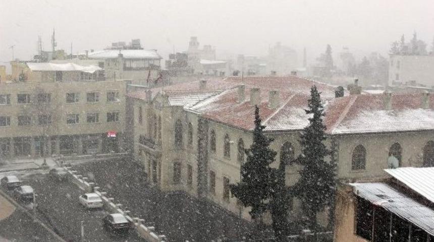 Kilis&rsquo;te Kar Yağışı Etkili Oluyor