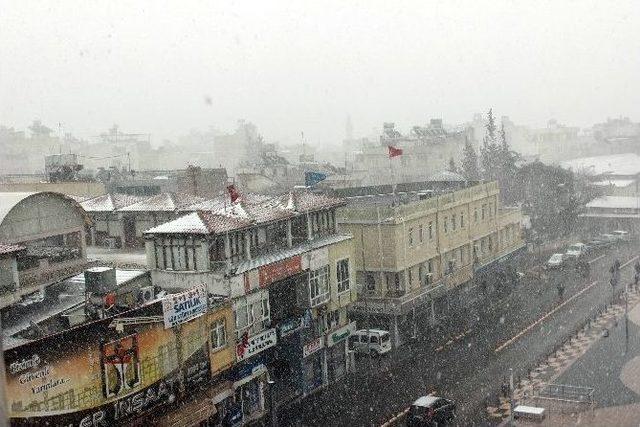 Kilis’te Kar Yağışı Etkili Oluyor