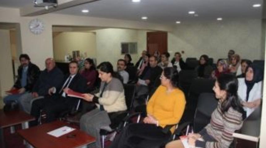 Niğde&rsquo;de Ebe Ve Hemşirelere Eğitim Veriliyor