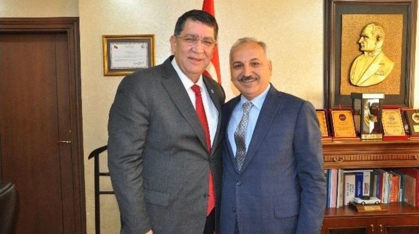 Antalya Esob Başkanı Dere, Başkan Dinçer’i Fuara Davet Etti