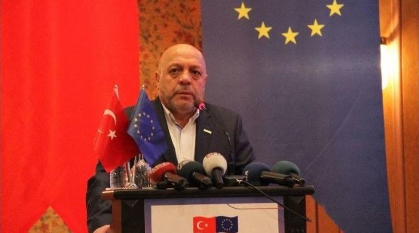 Hak-iş Genel Başkanı Arslan Referandumda "evet" Tarafında Olduklarını A&ccedil;ıkladı