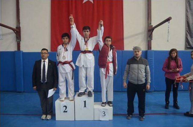 Sorgun Taekwondo Takımları Kayseri’den Birincilikle Döndü