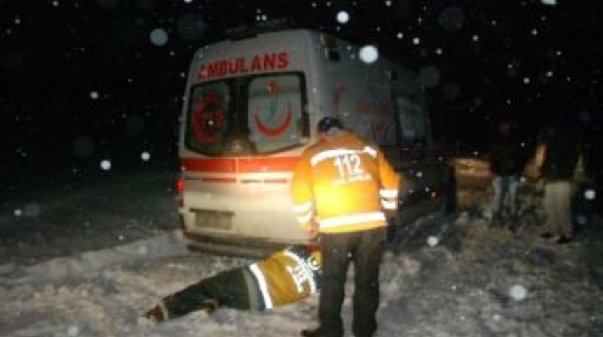 Kara Saplanan Ambulans Kurtarıldı