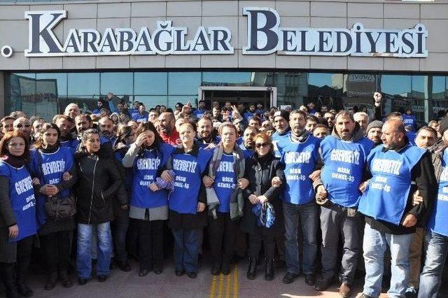 Karabağlar’da Belediye İşçileri Greve Gitti