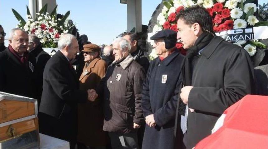 Kılı&ccedil;daroğlu, Tınaztepe Ve &Ouml;zt&uuml;rk I&ccedil;in Kocatepe Camii'nde D&uuml;zenlenen Cenaze Namazına Katıldı