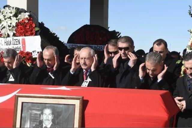 Kılıçdaroğlu, Tınaztepe Ve Öztürk Için Kocatepe Camii'nde Düzenlenen Cenaze Namazına Katıldı