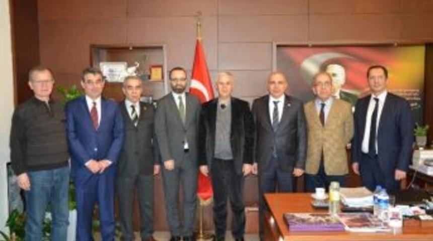 Aydınlılar Eğitim Dayanışma Ve K&uuml;lt&uuml;r Derneği&rsquo;nden Başkan Toyran&rsquo;a Ziyaret