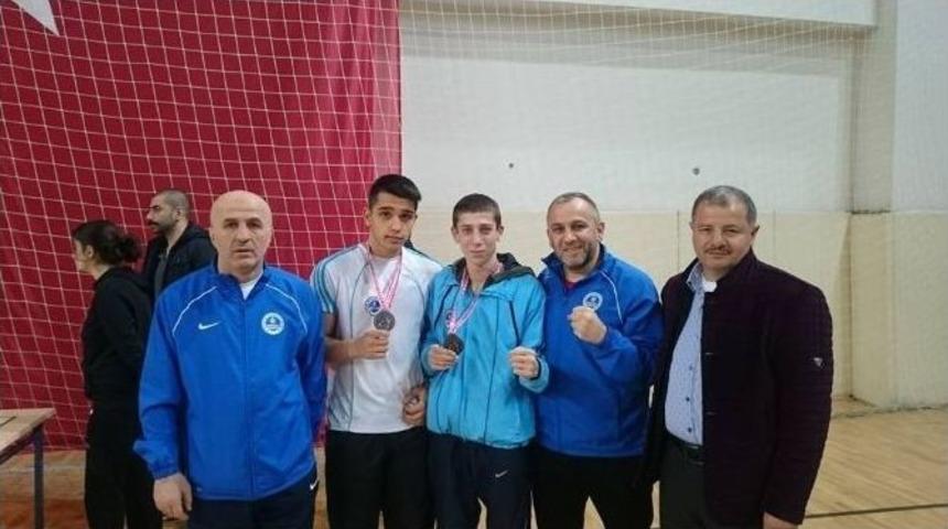 B&uuml;y&uuml;kşehirli Boks&ouml;rler 3 T&uuml;rkiye Derecesi Kazandı