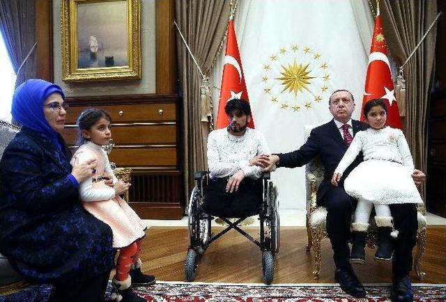 Babasına Gözlerini Vermek İsteyen Suriyeli Gözyaşı, Erdoğan’ın Misafiri Oldu