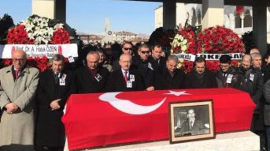Başkan Ata&ccedil; Eski Senat&ouml;r &Ouml;zt&uuml;rk&rsquo;&uuml;n Cenazesine Katıldı