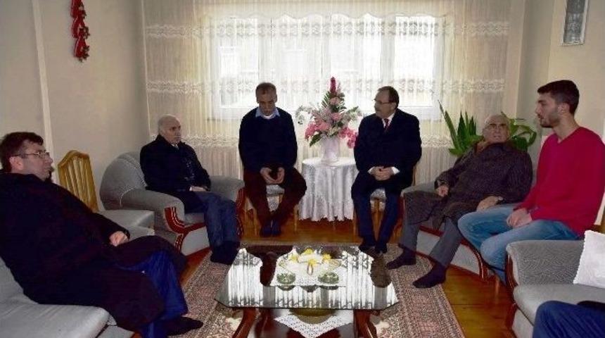 Vali Ve Başkandan Şehit Ailesine Ziyaret