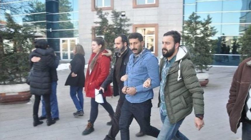 Adliyede G&ouml;zaltına Alındı