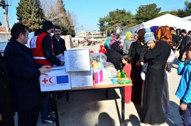 Manisa'da Suriyeli Mültecilere Yardım