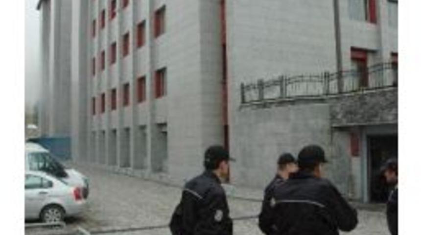 Fet&ouml;&rsquo;n&uuml;n Yurt Ağabey Ve Ablalarına Şafak Baskını