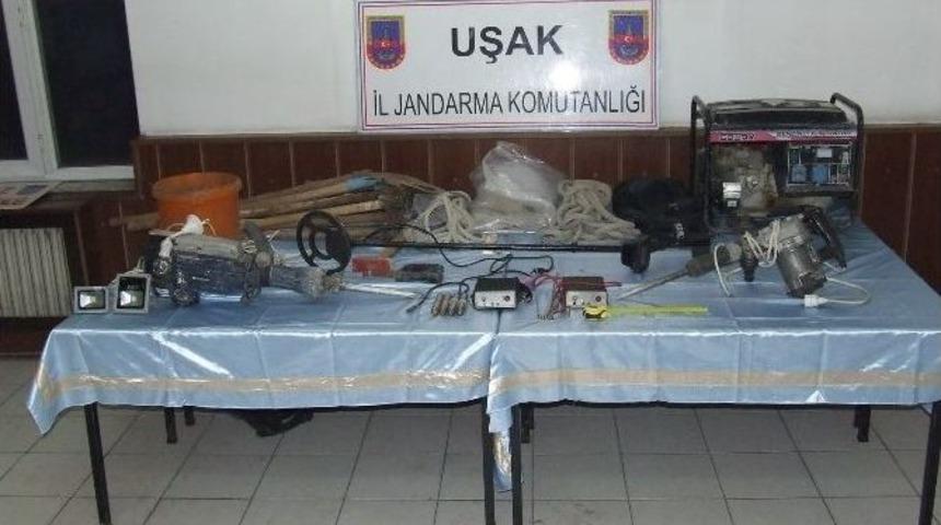 Uşak Jandarması Define Avcılarının Peşini Bırakmıyor