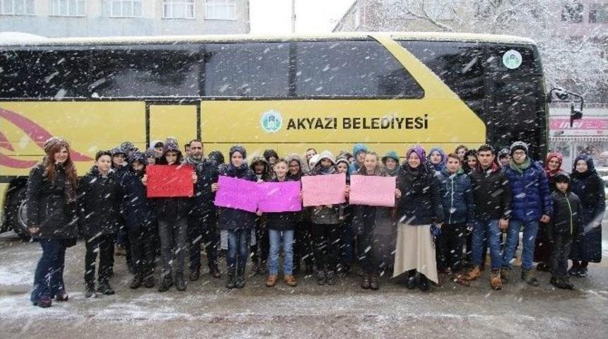 &Ouml;ğrencilere Başkan Akcan&rsquo;dan Sinema Hediyesi