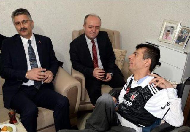 Beşitaşlı Başsavcı'dan Engelli Taraftara Imzalı Bjk Forması