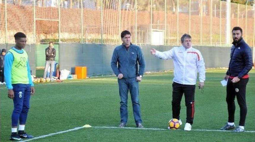 Aytemiz Alanyaspor&rsquo;un Yeni Teknik Adamı Sahaya İndi