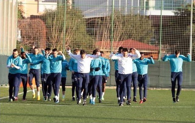 Aytemiz Alanyaspor’un Yeni Teknik Adamı Sahaya İndi