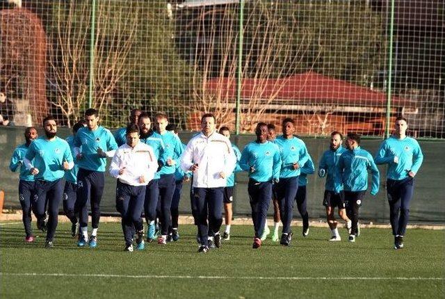 Aytemiz Alanyaspor’un Yeni Teknik Adamı Sahaya İndi