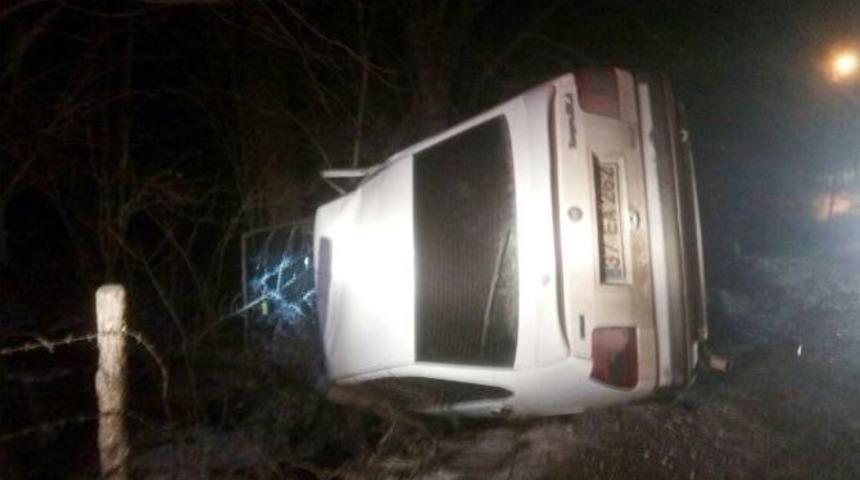 Yoldan &Ccedil;ıkan Otomobil Takla Attı