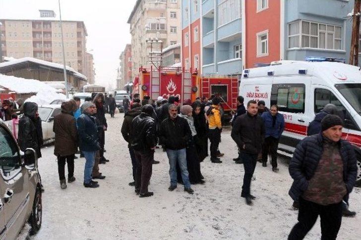 Kahraman Polisler Yangından 10 Kişiyi Kurtardı G3