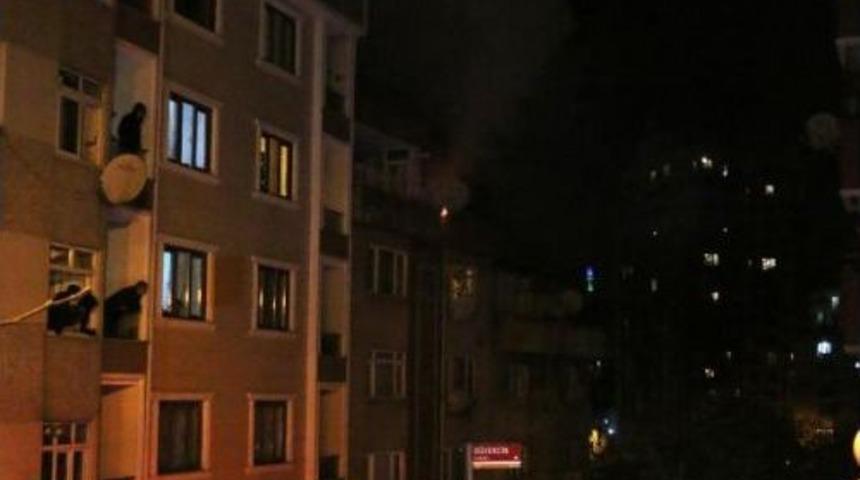 Yangın Mahalle Sakinlerini Sokağa Döktü