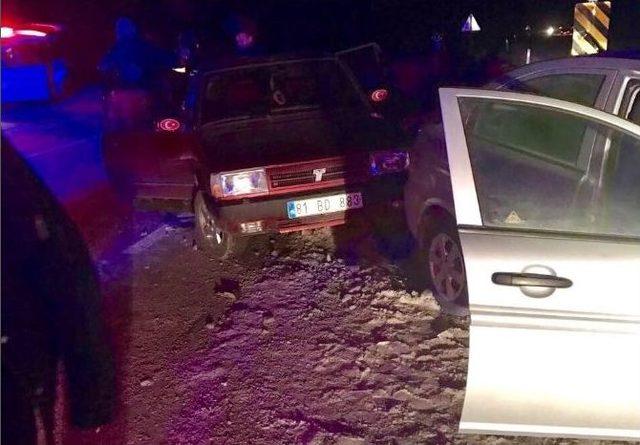 &Ccedil;orum&rsquo;da İki Otomobil &Ccedil;arpıştı: 10 Yaralı 3